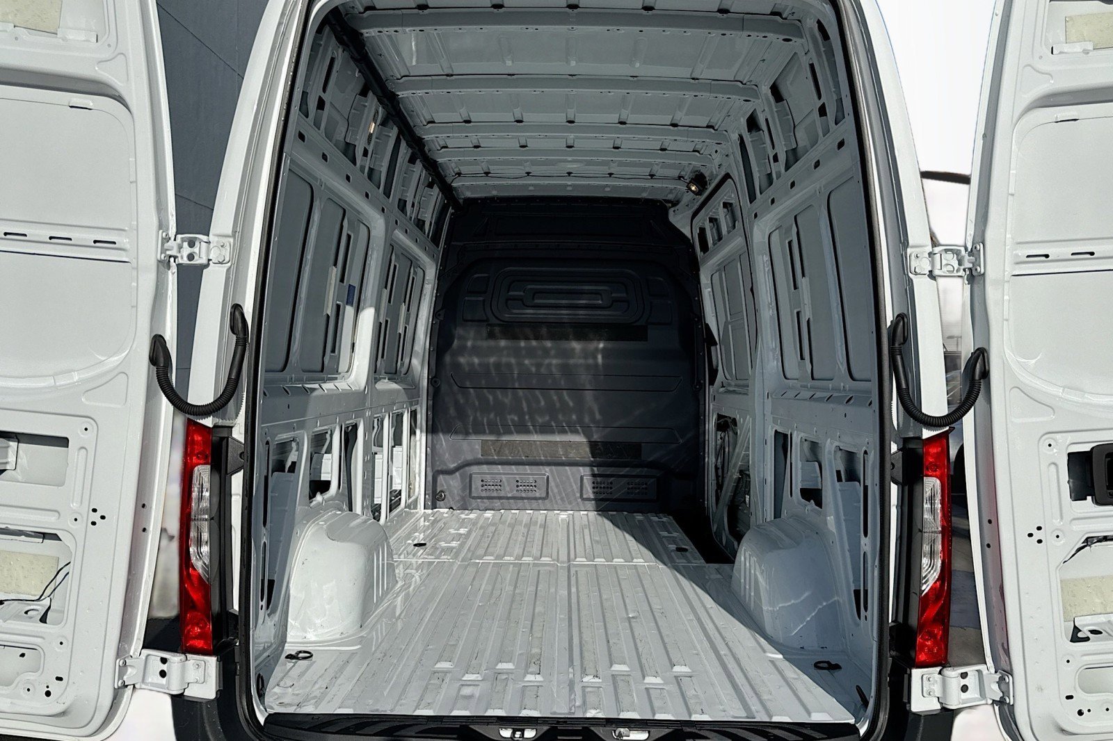 Used 2025 Mercedes-Benz Sprinter 2500 image 19