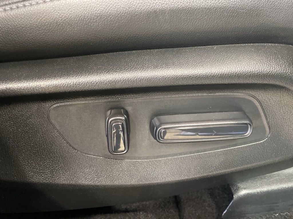 Used 2025 Honda CR-V EX-L image 23