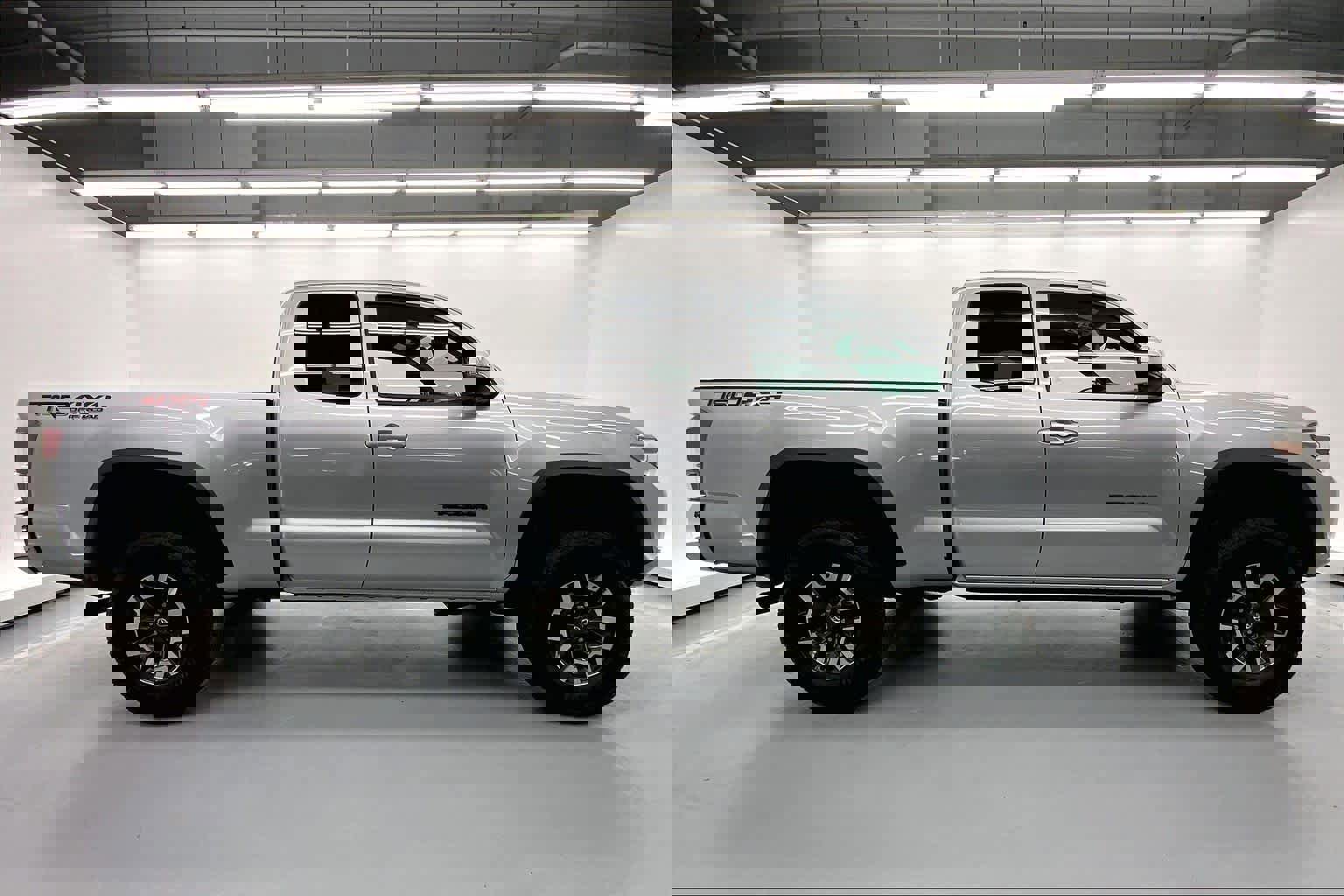 Used 2022 Toyota Tacoma TRD Off-Road image 5