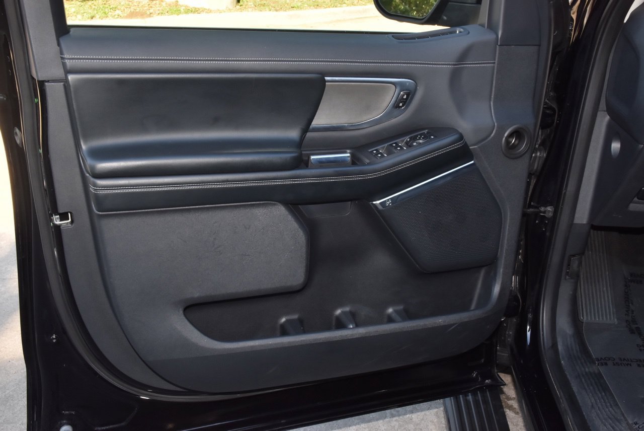 Used 2025 Ford Expedition Max Platinum AWD/4WD image 37