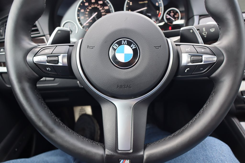 Used 2014 BMW 550i xDrive Sedan AWD/4WD image 35