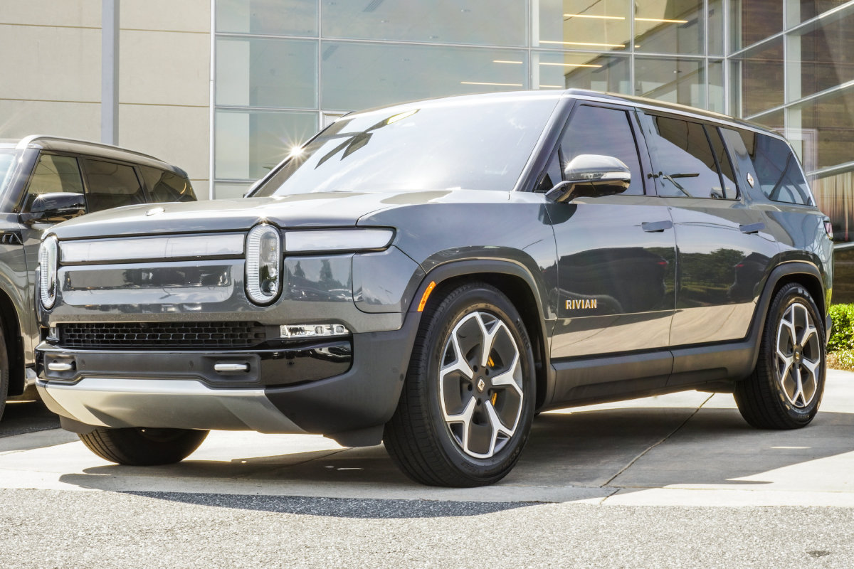 Used 2024 Rivian R1S Adventure Quad AWD/4WD image 8