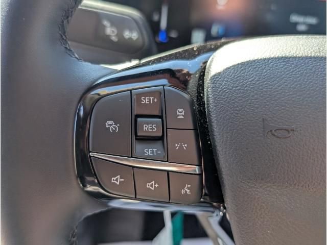 New 2025 Ford Escape SE image 24