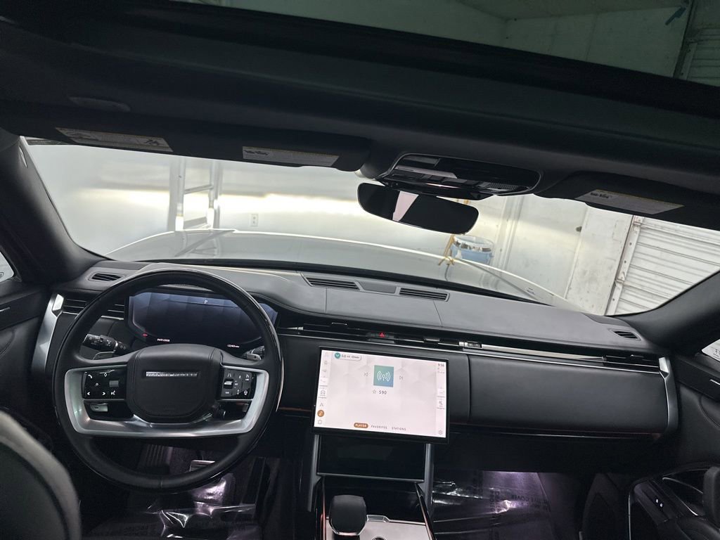 Used 2025 Land Rover Range Rover Long Wheelbase SE image 20