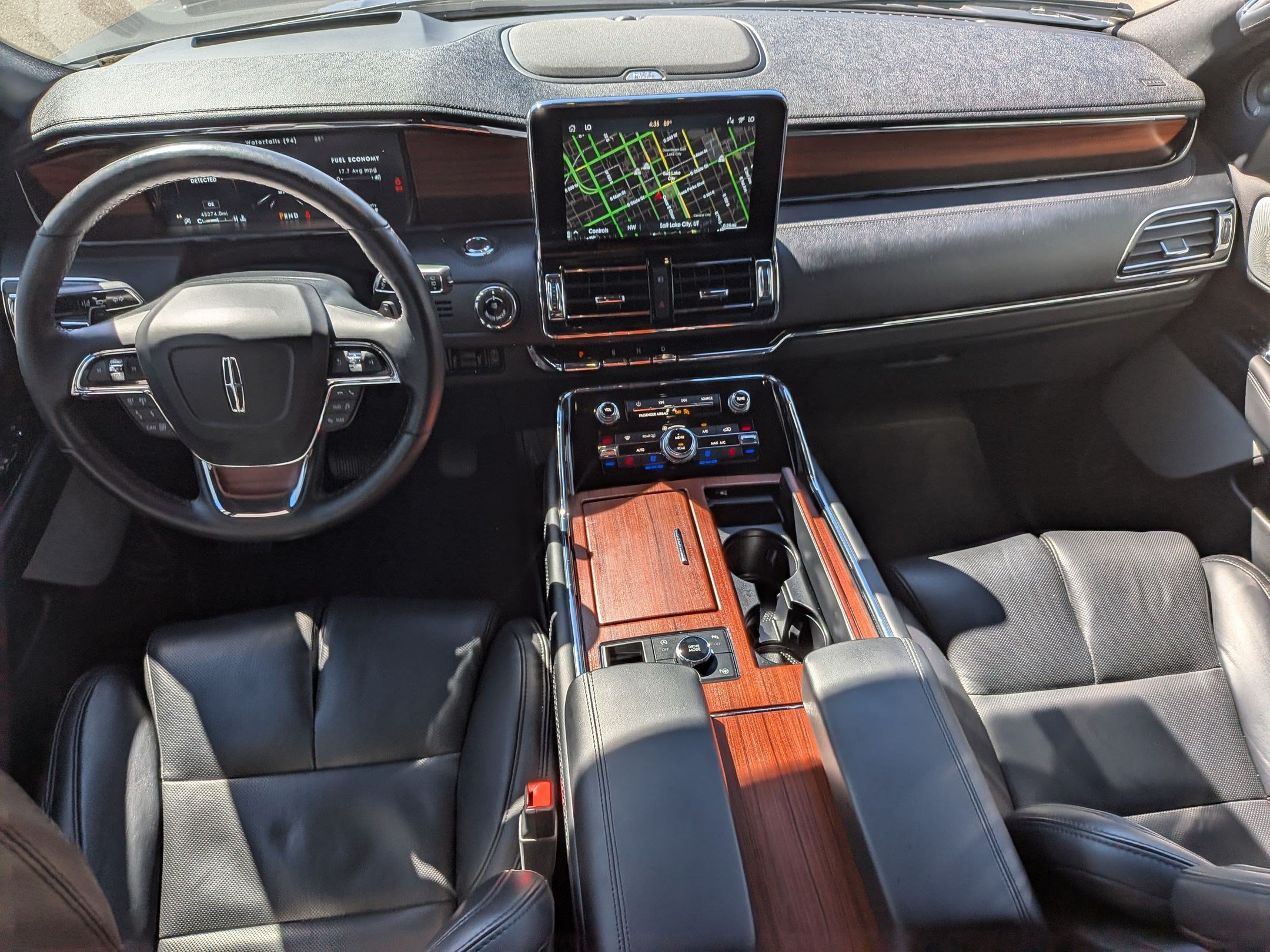 Used 2021 Lincoln Navigator Reserve w/ Luxury Package AWD/4WD image 26