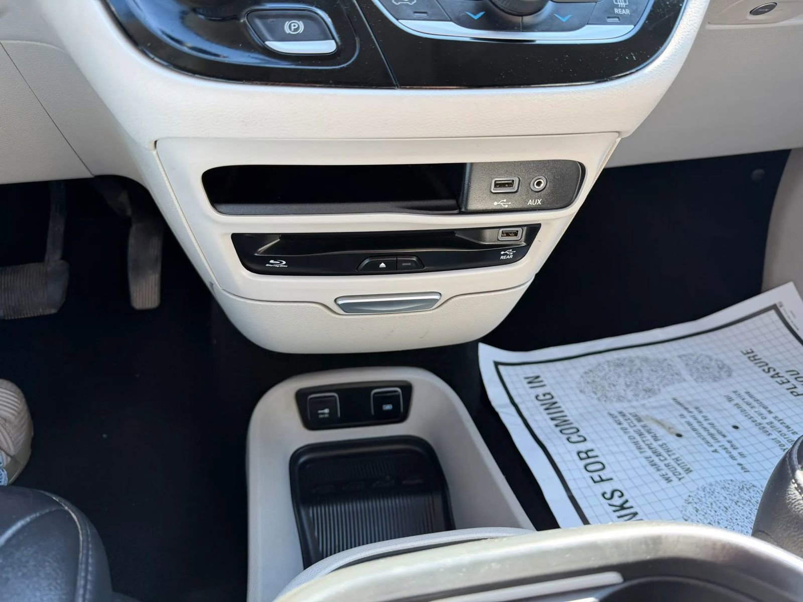 Used 2017 Chrysler Pacifica Touring-L Plus image 7