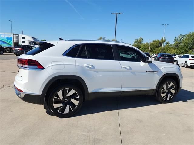 New 2026 Volkswagen Atlas Cross Sport SEL AWD/4WD image 2