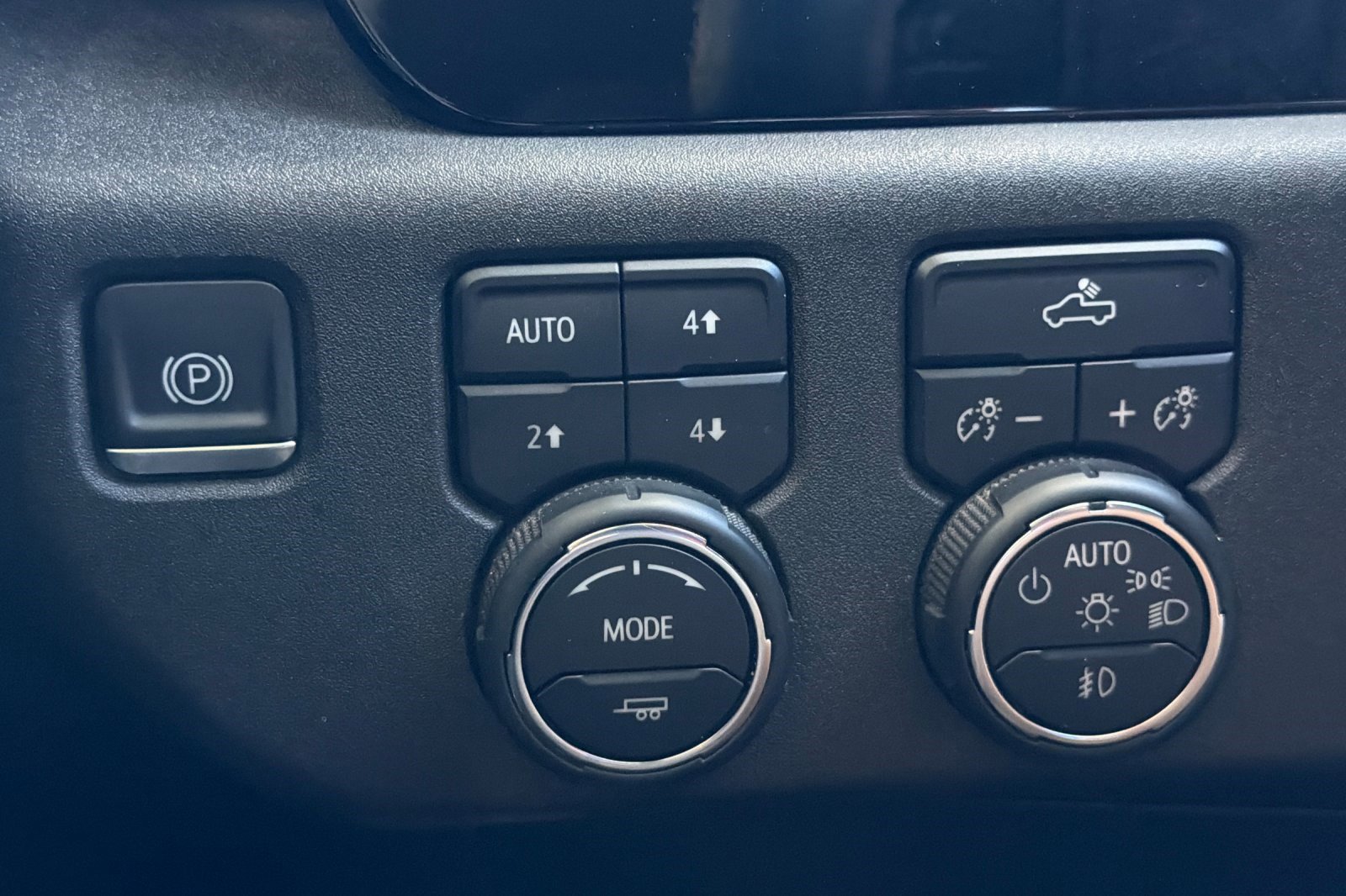 Used 2024 Chevrolet Silverado 1500 RST AWD/4WD image 36