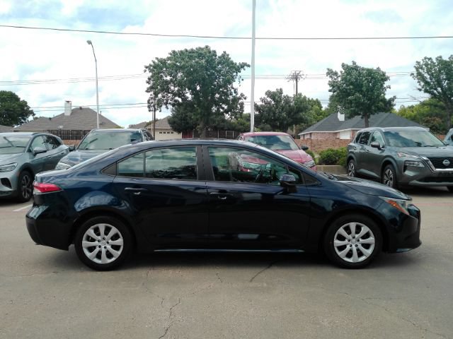Used 2022 Toyota Corolla LE FWD image 5