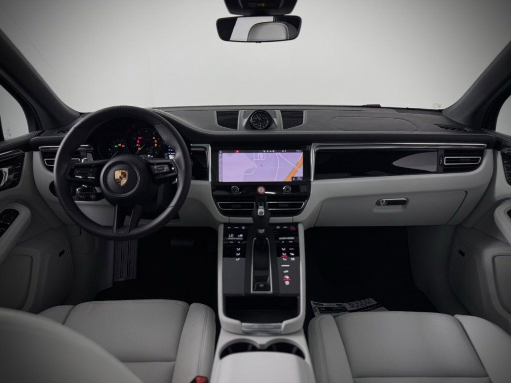 New 2026 Porsche Macan image 23