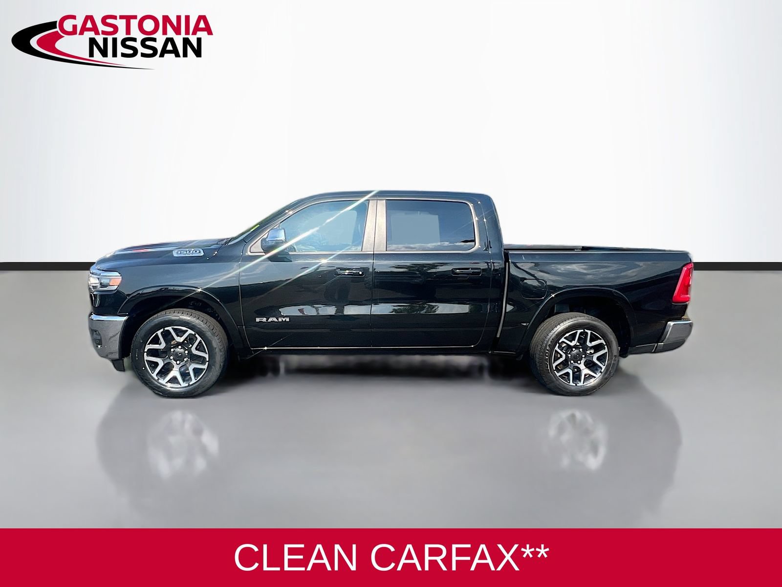 Used 2025 RAM 1500 Laramie AWD/4WD image 5