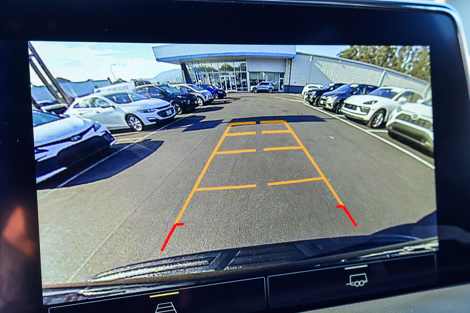 Used 2024 Chevrolet Suburban LT image 6