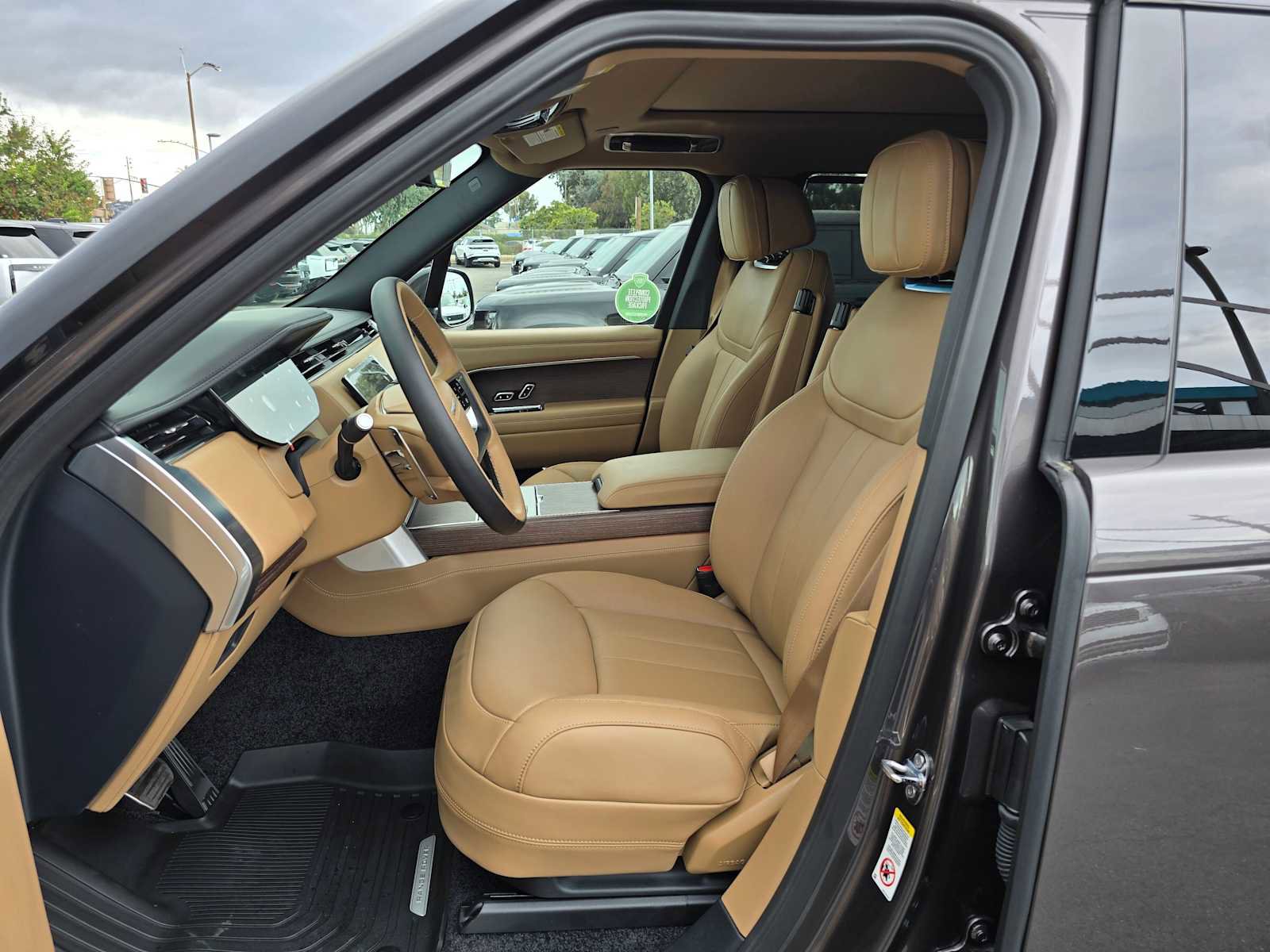 New 2025 Land Rover Range Rover SE image 22