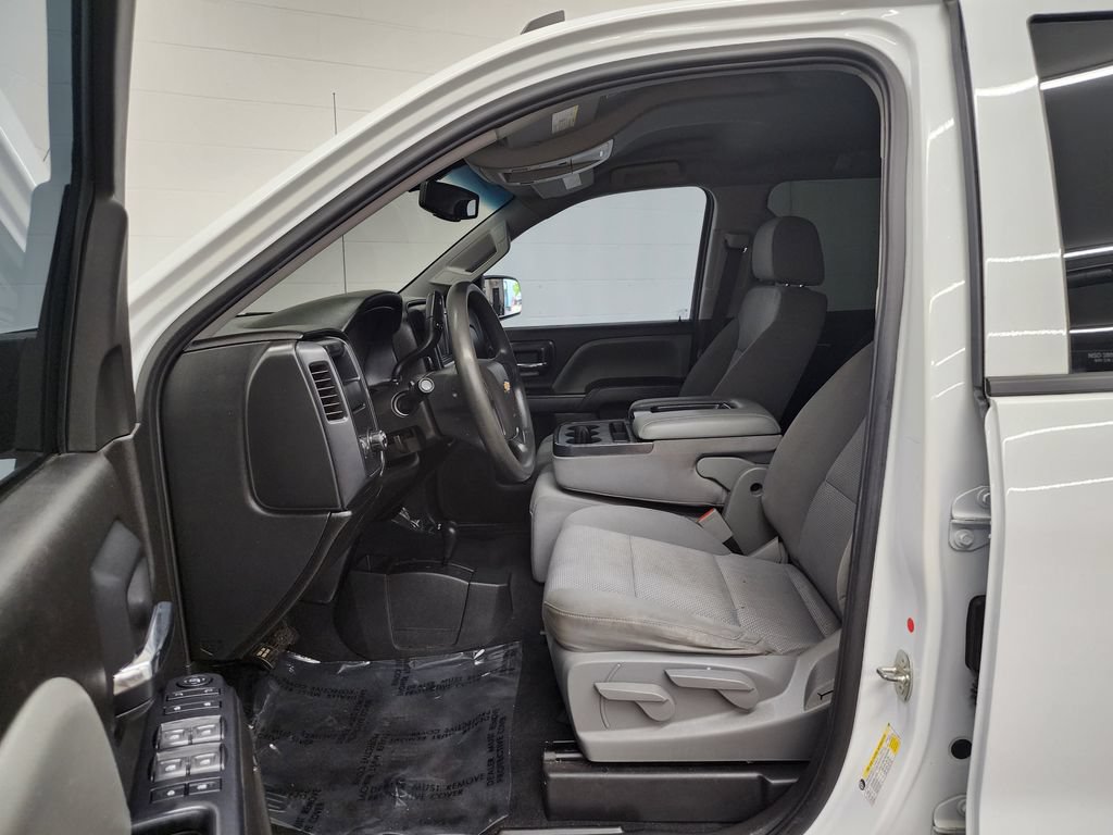 Used 2018 Chevrolet Silverado 1500 Custom w/ Custom Value Package AWD/4WD image 12