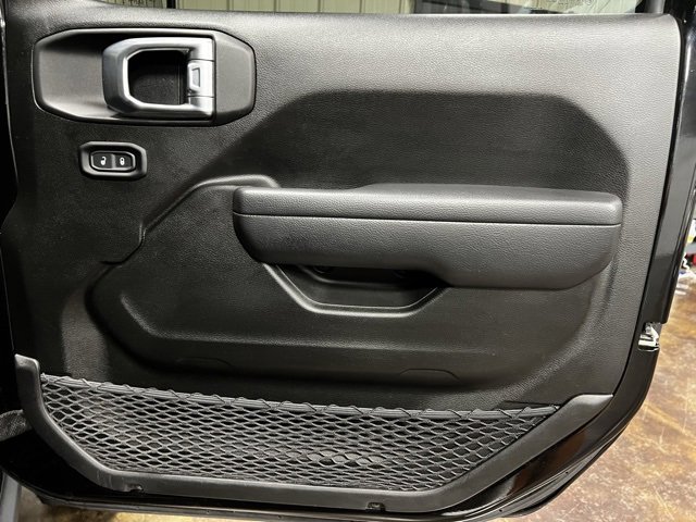 Used 2023 Jeep Wrangler Unlimited w/ Cold Weather Group image 23