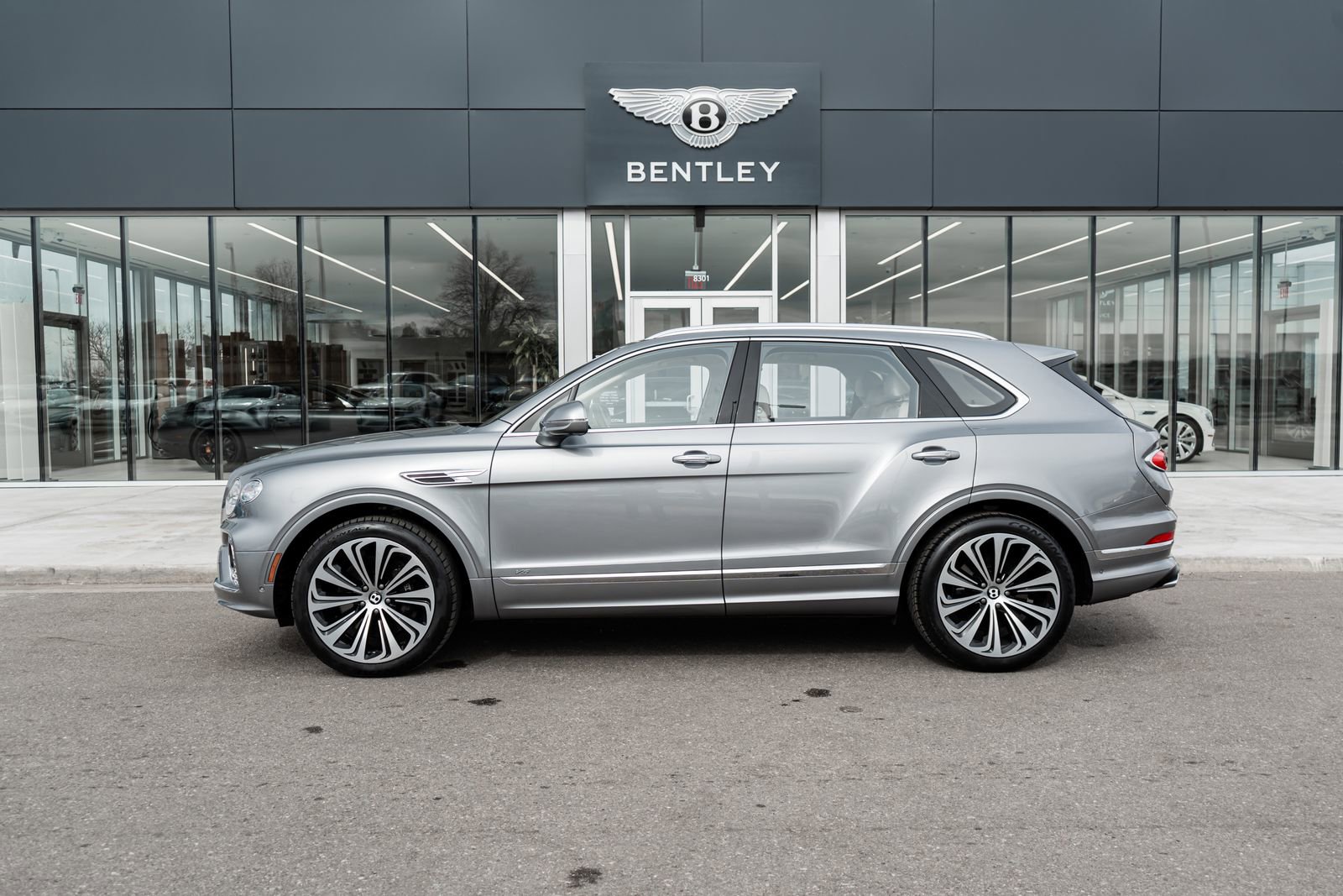 Certified 2022 Bentley Bentayga image 5