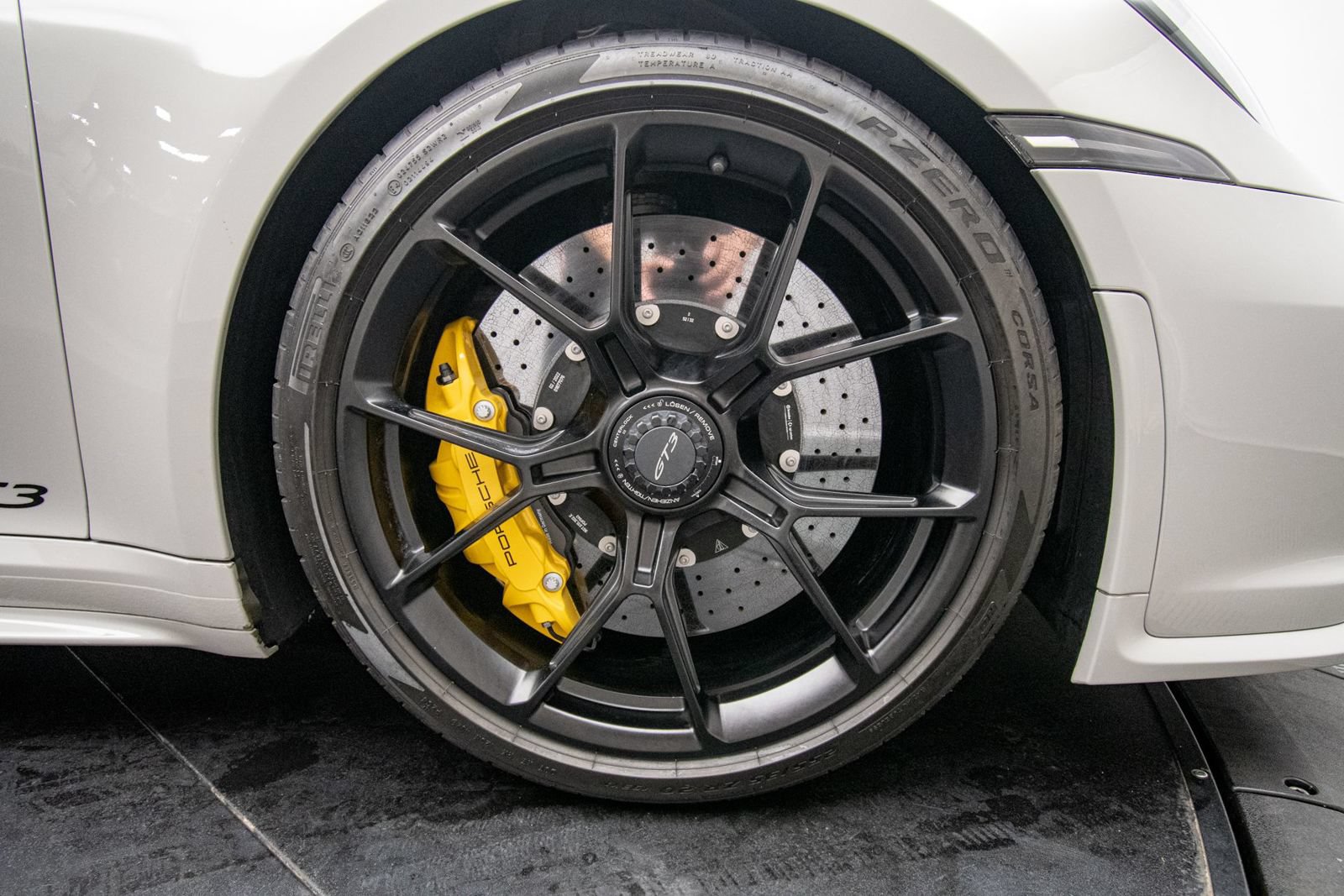 Used 2022 Porsche 911 GT3 RWD image 40