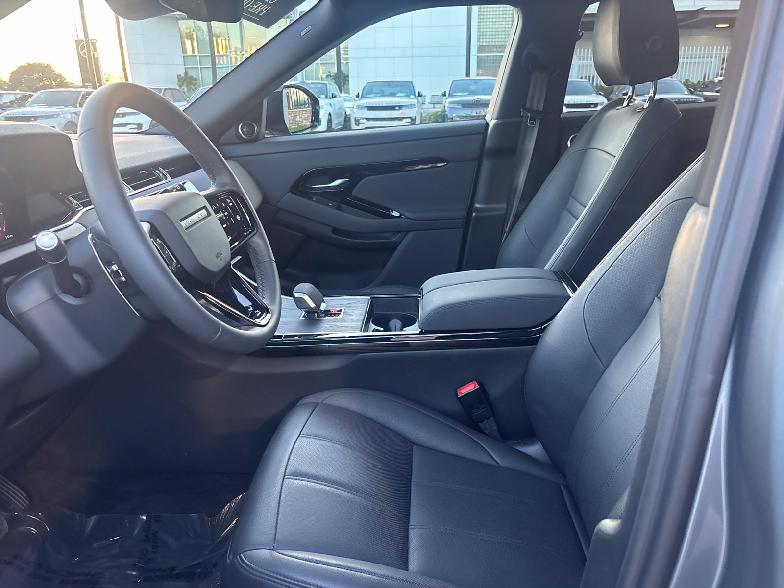 Used 2026 Land Rover Range Rover Evoque S AWD/4WD image 13