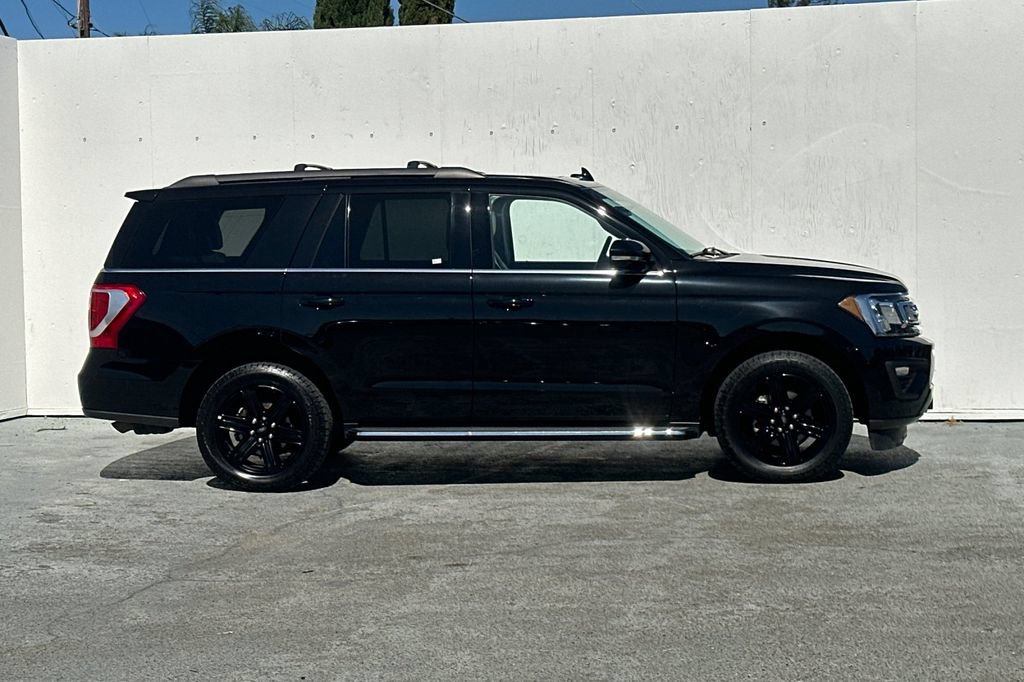 Used 2021 Ford Expedition XLT AWD/4WD image 2