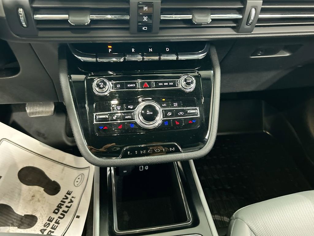 Used 2022 Lincoln Corsair Standard w/ Equipment Group 101A image 19