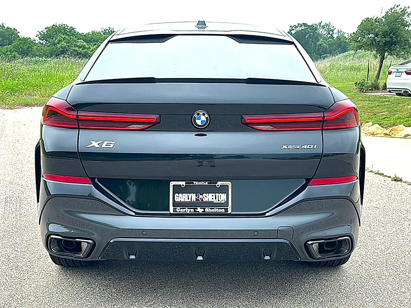 New 2027 BMW X6 xDrive40i w/ Climate Comfort Package AWD/4WD image 7