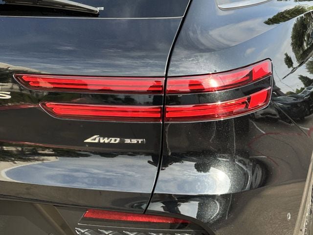 Used 2025 Genesis GV70 3.5T Sport w/ Sport Prestige Package AWD/4WD image 8