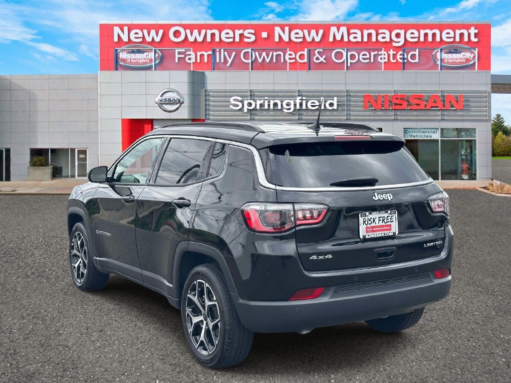 Used 2025 Jeep Compass Limited AWD/4WD image 4