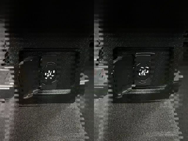 Used 2023 Lincoln Corsair Standard image 16