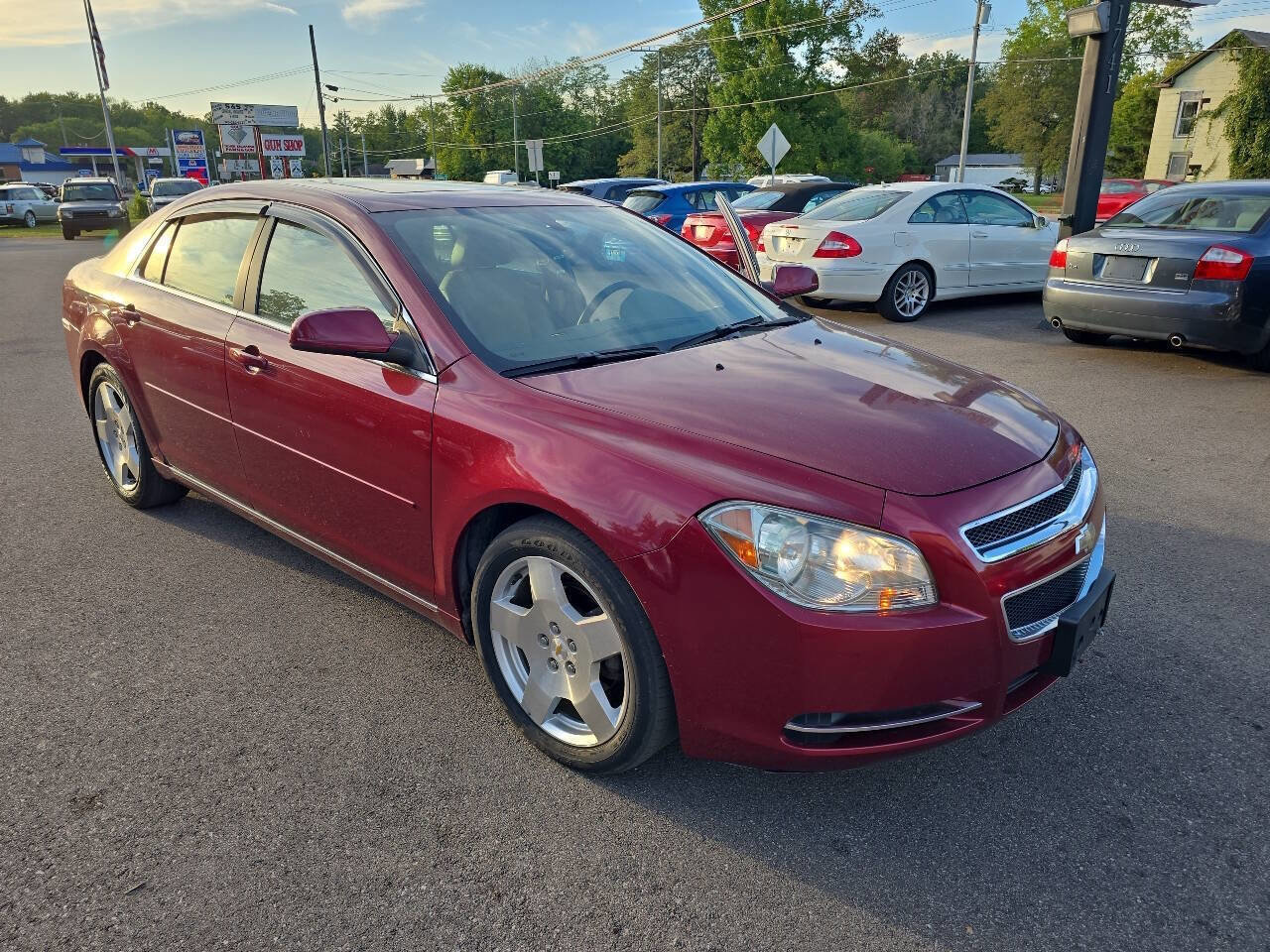 Used 2010 Chevrolet Malibu LT w/ HFV6 Engine Package image 8