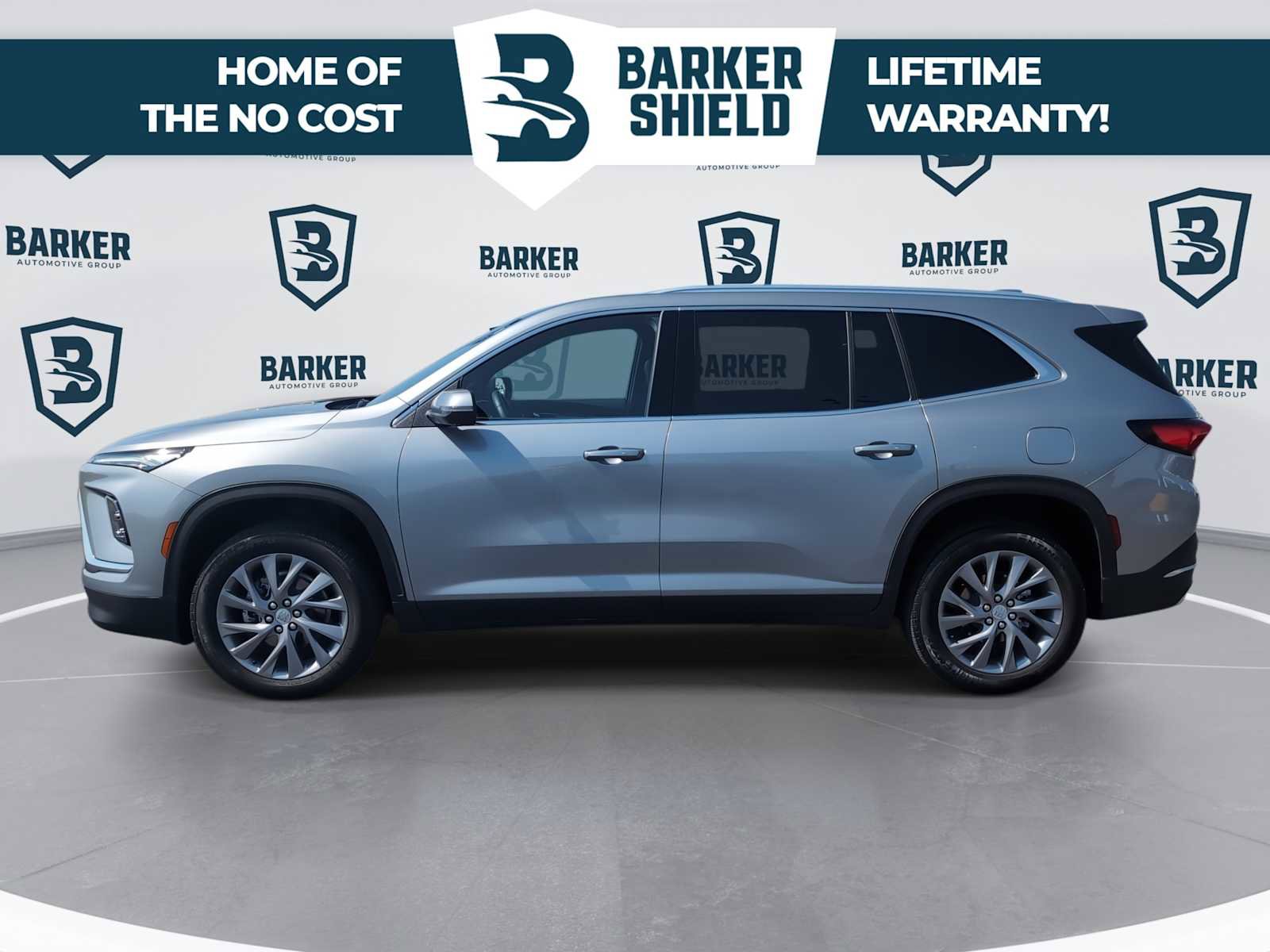 Used 2025 Buick Enclave Preferred AWD/4WD image 6