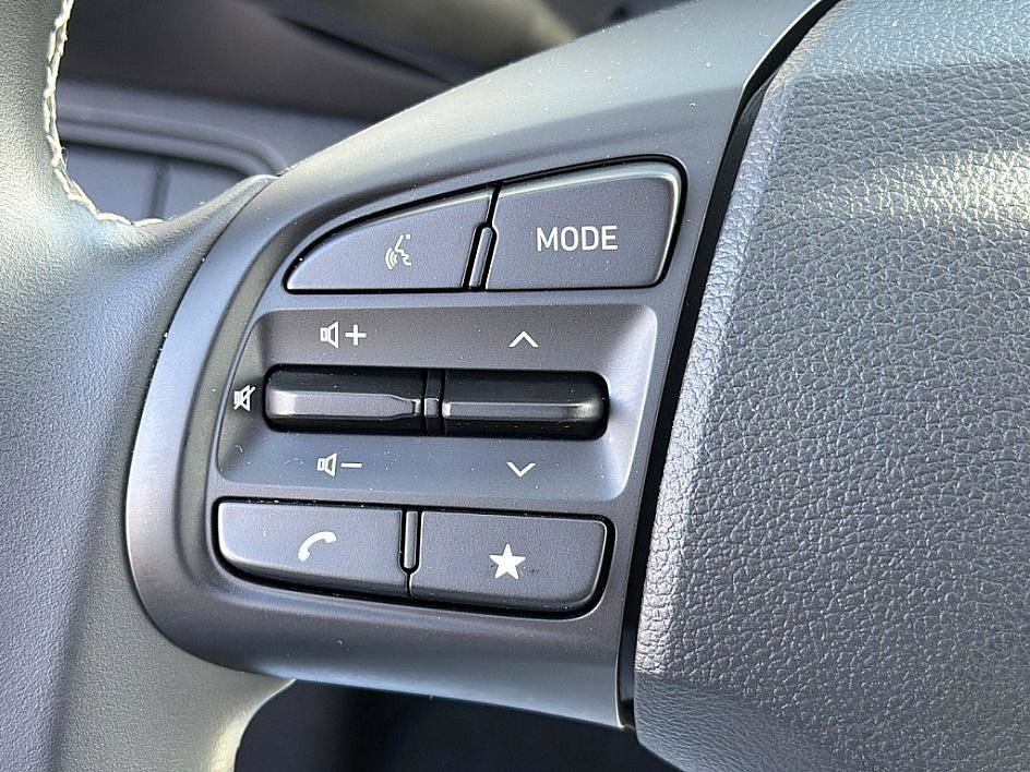 Certified 2025 Hyundai Venue Limited image 16