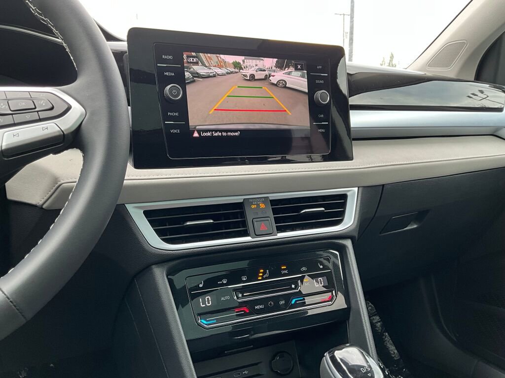 New 2025 Volkswagen Taos SE image 16