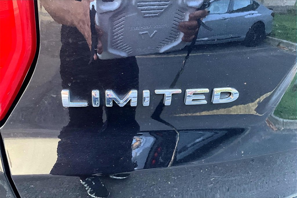 Used 2019 Ford Explorer Limited w/ Class III Trailer Tow Package image 22