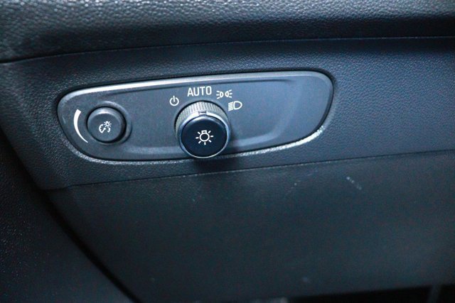 Used 2023 Buick Envision Essence image 26