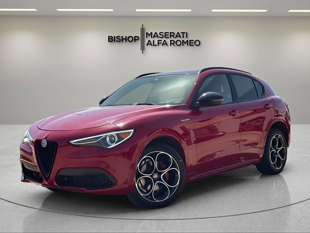 Used 2022 Alfa Romeo Stelvio Veloce image 3