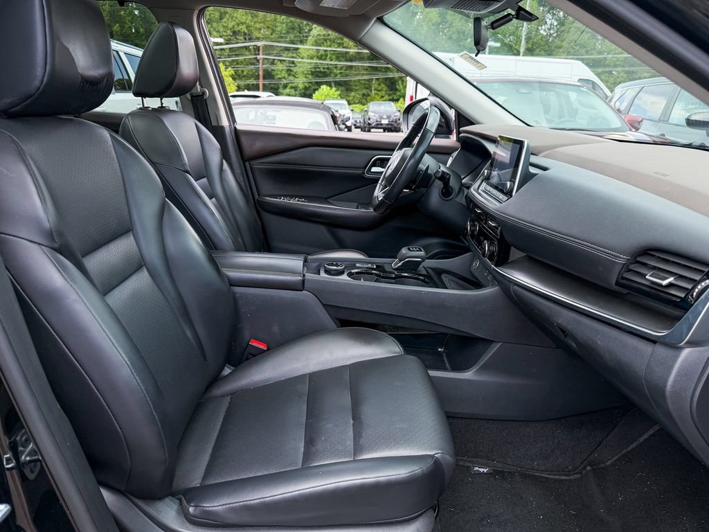 Used 2021 Nissan Rogue SV w/ Premium Package AWD/4WD image 10