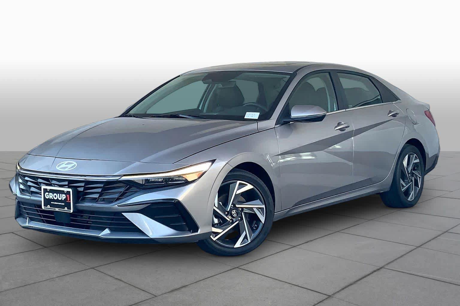 Used 2025 Hyundai Elantra Limited FWD image 1