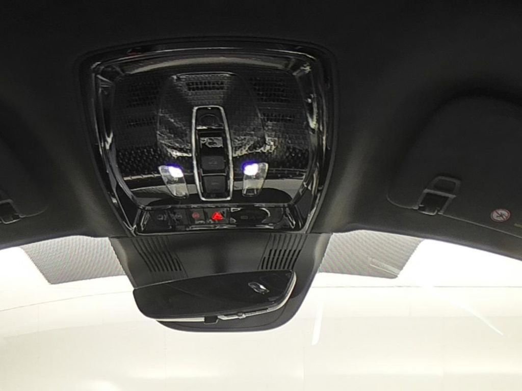 New 2026 Cadillac Vistiq Premium Luxury w/ LPO, Floor Liner Package AWD/4WD image 17