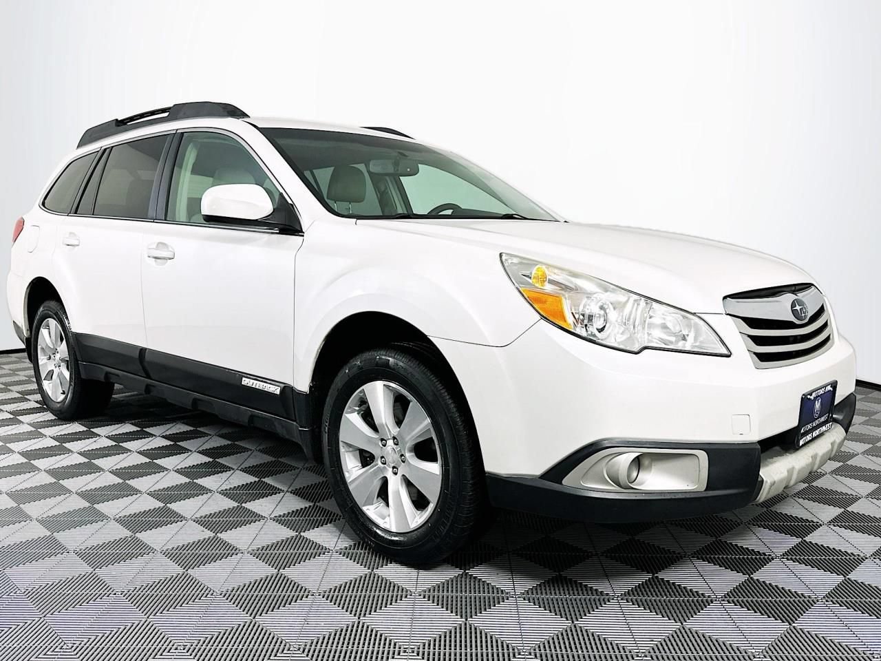 Used 2010 Subaru Outback 3.6R Limited AWD/4WD image 26