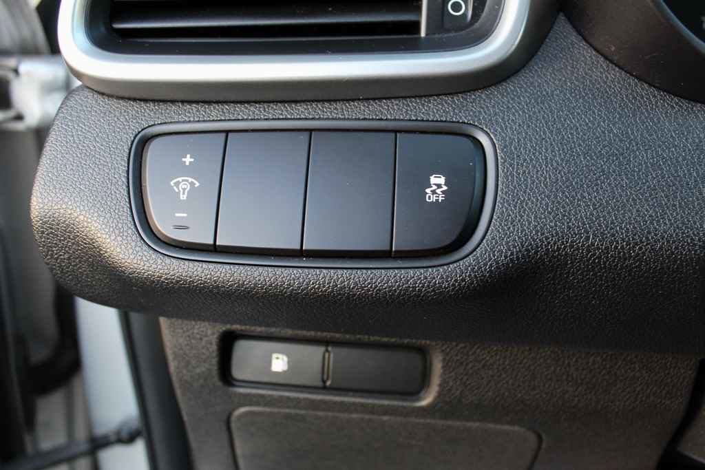 Used 2017 Kia Sorento LX w/ LX Convenience Package image 13