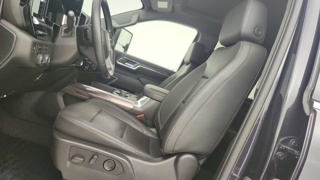 Certified 2024 Chevrolet Silverado 2500 LTZ w/ LTZ Premium Texas Edition AWD/4WD image 28
