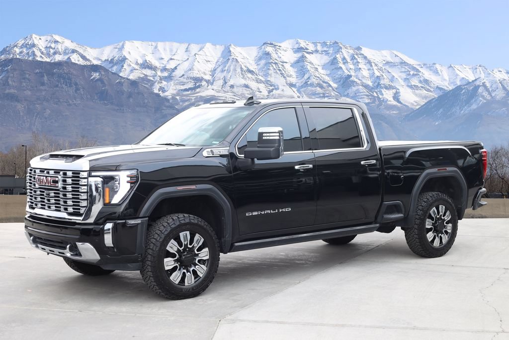 Used 2026 GMC Sierra 3500 Denali w/ Technology Package AWD/4WD image 2
