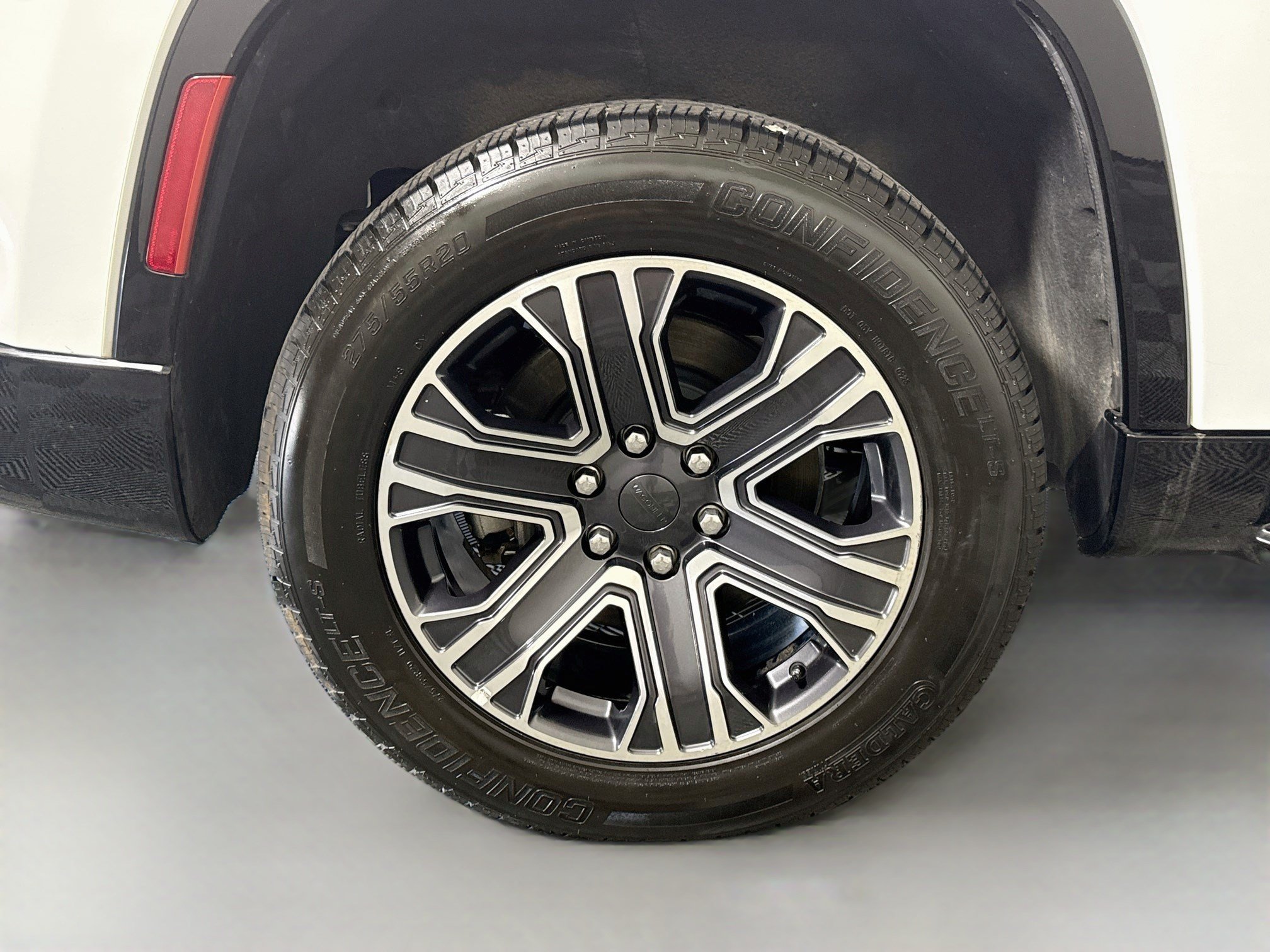 Used 2024 Jeep Wagoneer Series III AWD/4WD image 33