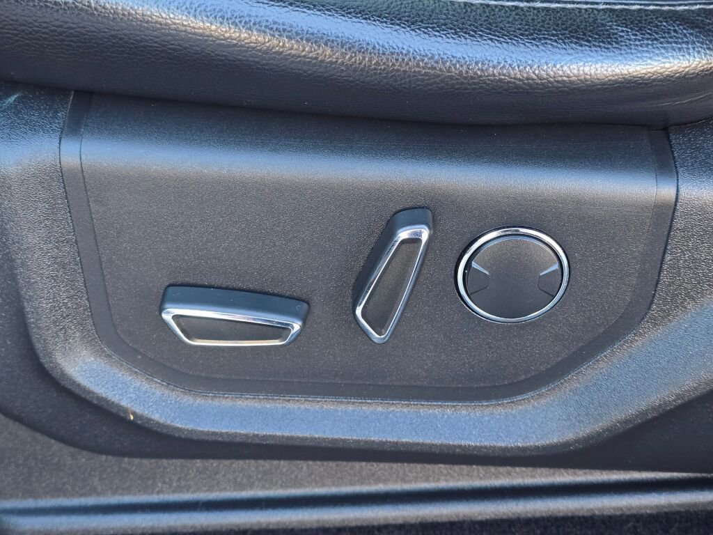 Used 2017 Ford F150 Lariat w/ Equipment Group 502A Luxury image 26