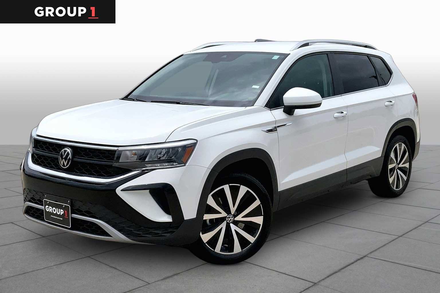 Used 2024 Volkswagen Taos SE FWD image 1