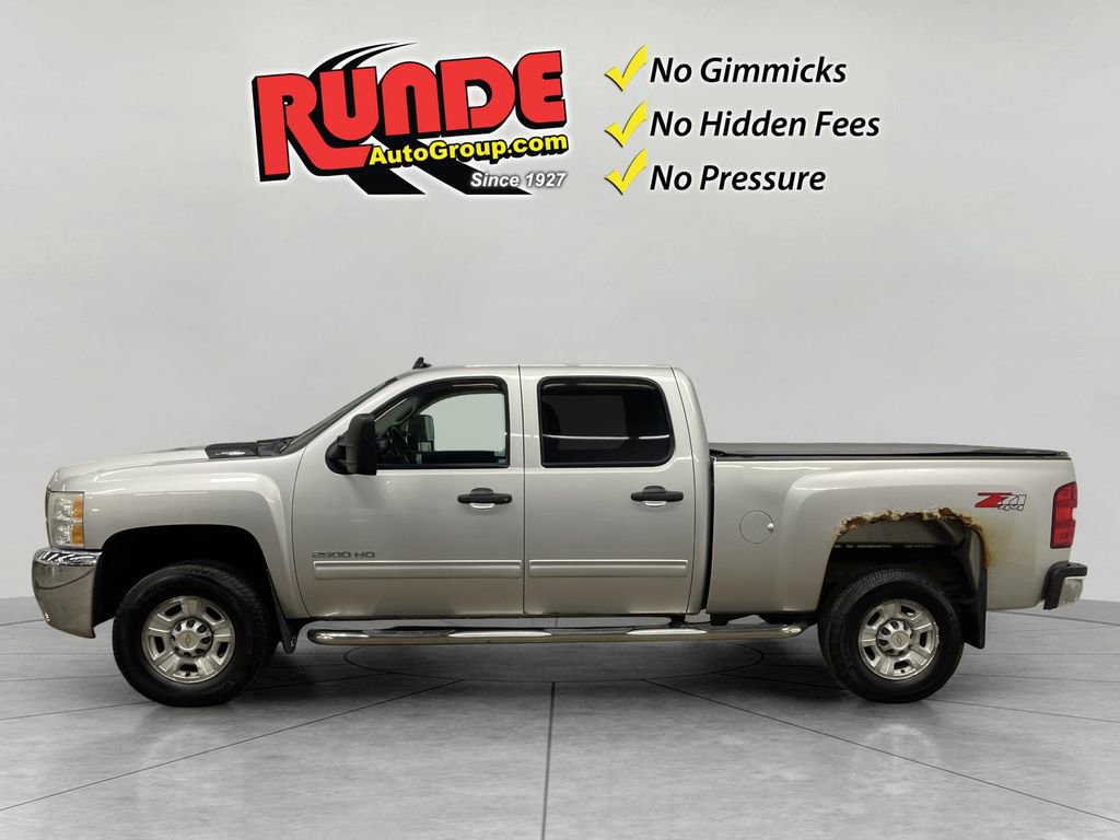 Used 2010 Chevrolet Silverado 2500 LT w/ Interior Plus Package AWD/4WD image 2
