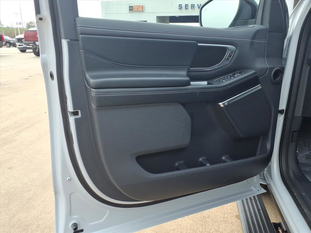 New 2025 Ford Expedition Platinum w/ Stealth Performance Package AWD/4WD image 23