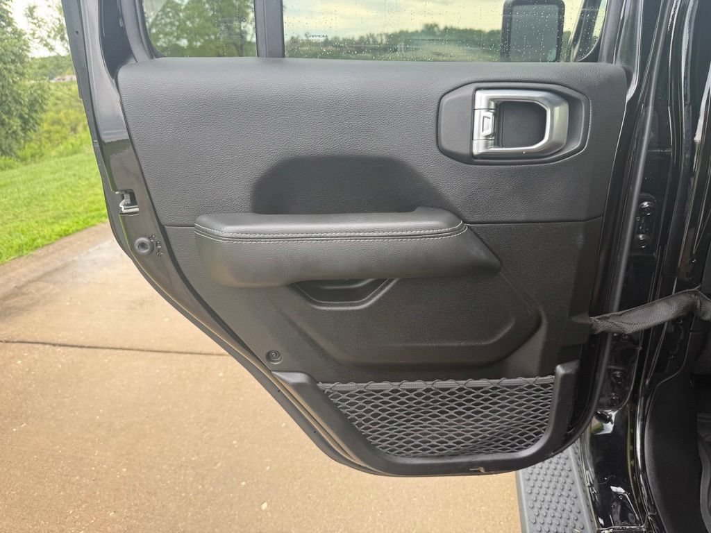 Used 2023 Jeep Wrangler Unlimited Sahara w/ Cold Weather Group AWD/4WD image 14