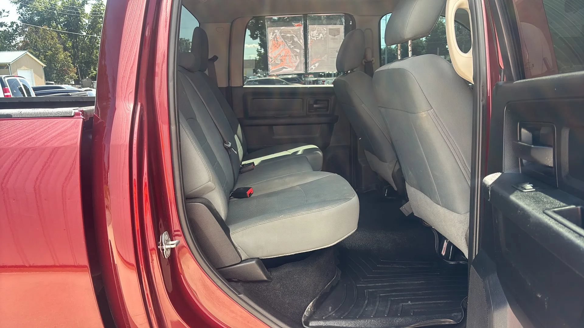 Used 2018 RAM 3500 Tradesman w/ Chrome Appearance Group AWD/4WD image 16
