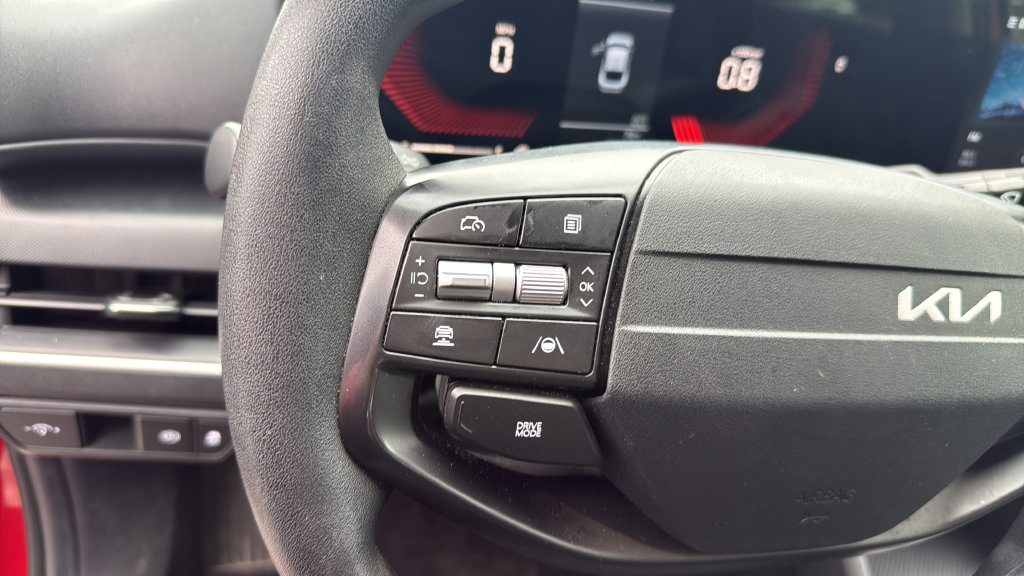 Used 2025 Kia K4 FWD image 26